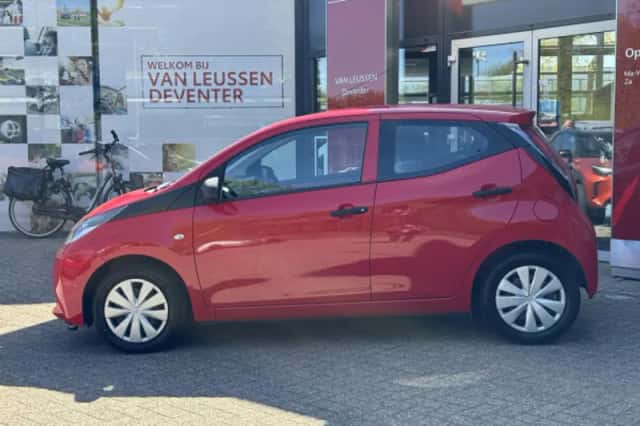 Toyota Aygo (2017) thumbnail 48