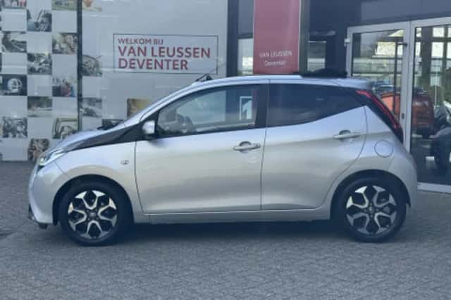 Toyota Aygo (2021) thumbnail 2