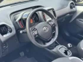 Toyota Aygo (2021) thumbnail 37