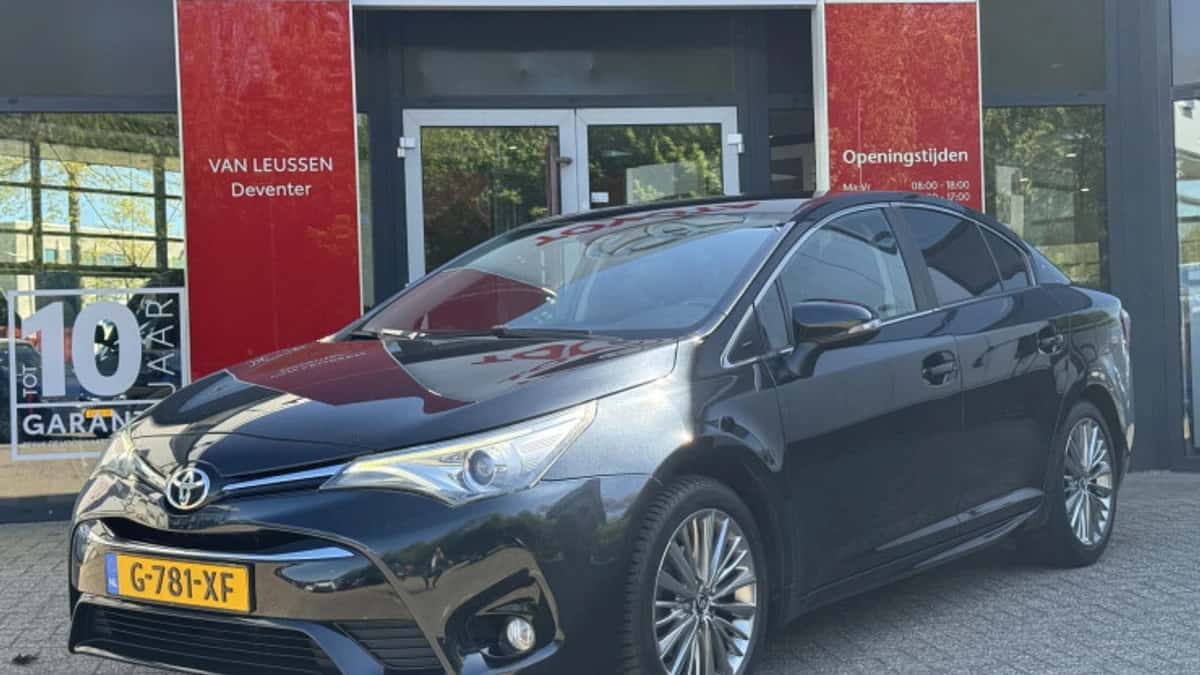 Toyota Avensis (2016) — foto 1