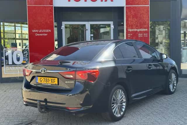 Toyota Avensis (2016) thumbnail 17