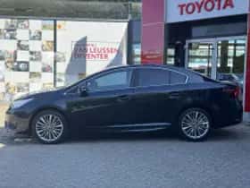 Toyota Avensis (2016) thumbnail 3