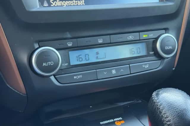 Toyota Avensis (2016) thumbnail 23