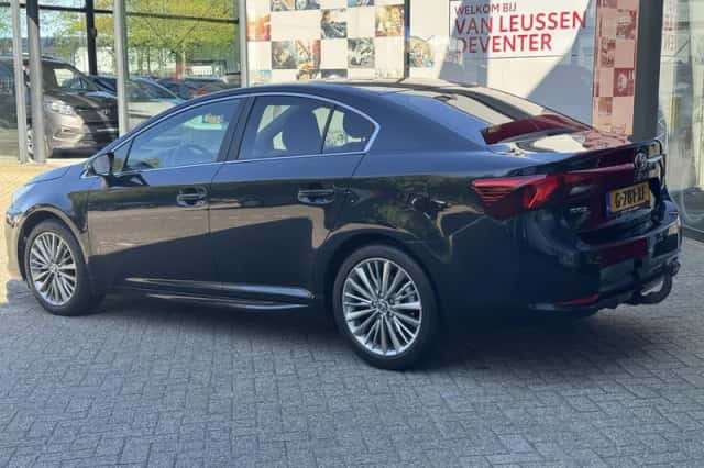 Toyota Avensis (2016) thumbnail 10