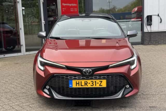 Toyota Corolla (2025) thumbnail 2