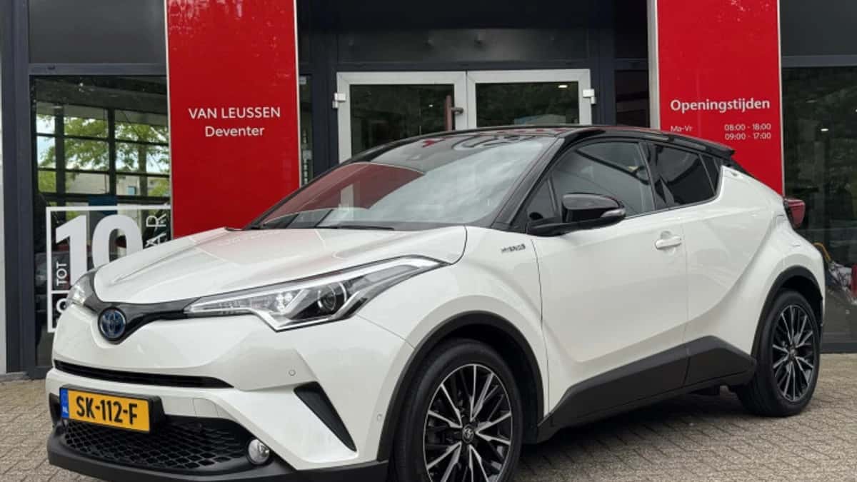Toyota C hr (2018) — foto 1