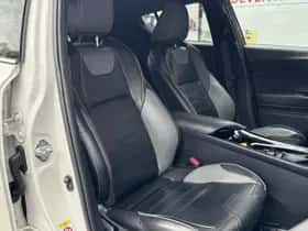 Toyota C hr (2018) thumbnail 12