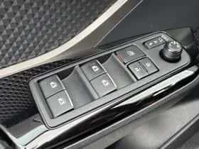 Toyota C hr (2018) thumbnail 15
