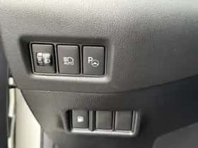 Toyota C hr (2018) thumbnail 16