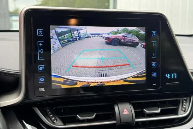 Toyota C hr (2018) thumbnail 21