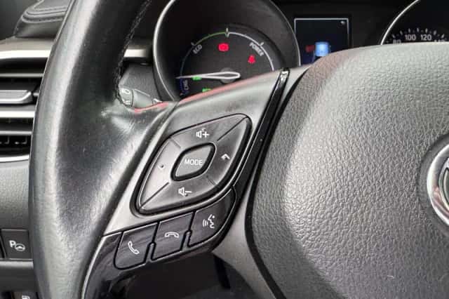 Toyota C hr (2018) thumbnail 23