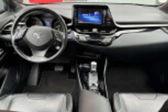Toyota C hr (2018) thumbnail 39