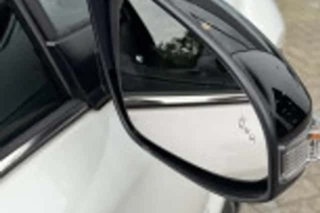 Toyota C hr (2018) thumbnail 53