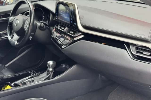 Toyota C hr (2018) thumbnail 10