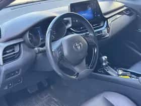 Toyota C hr (2018) thumbnail 3