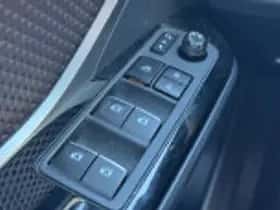 Toyota C hr (2018) thumbnail 33