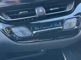 Toyota C hr (2018) thumbnail 8
