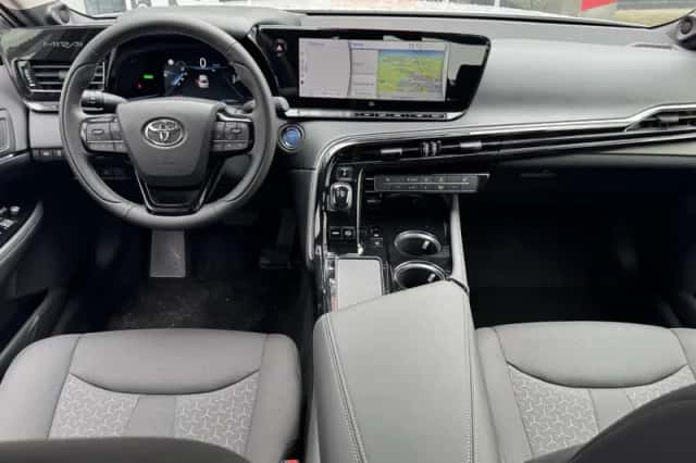 Toyota Mirai (2022) thumbnail 15