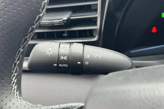 Toyota Mirai (2022) thumbnail 16
