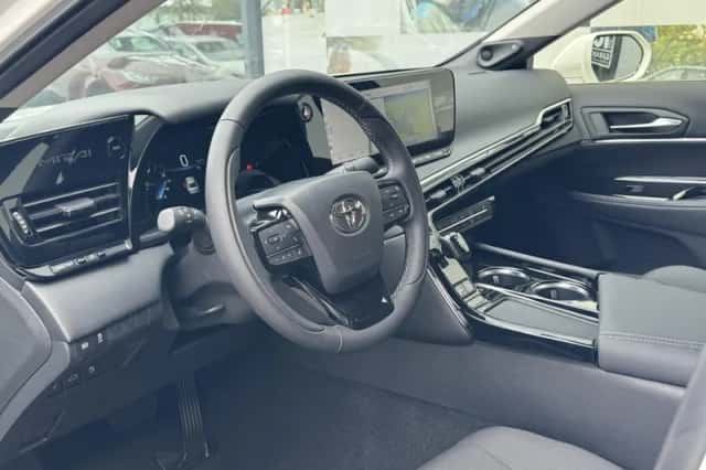 Toyota Mirai (2022) thumbnail 28