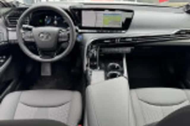 Toyota Mirai (2022) thumbnail 45