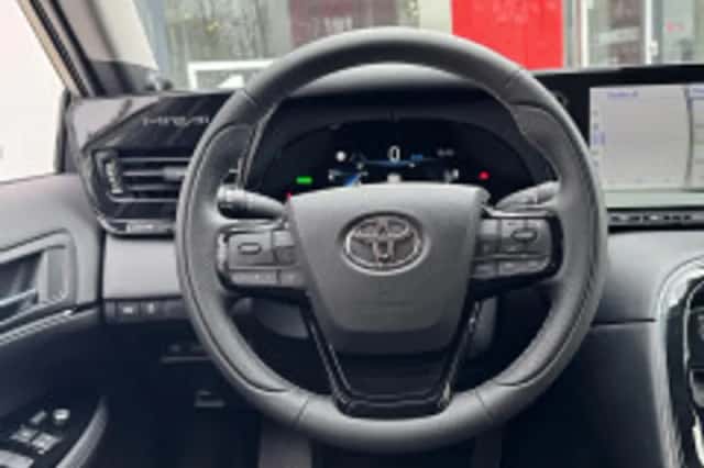Toyota Mirai (2022) thumbnail 6