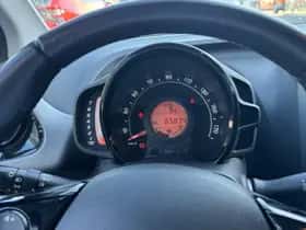 Toyota Aygo (2019) thumbnail 13
