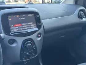 Toyota Aygo (2019) thumbnail 17