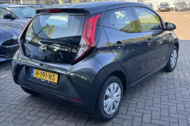 Toyota Aygo (2020) thumbnail 11