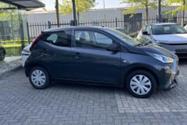 Toyota Aygo (2020) thumbnail 4
