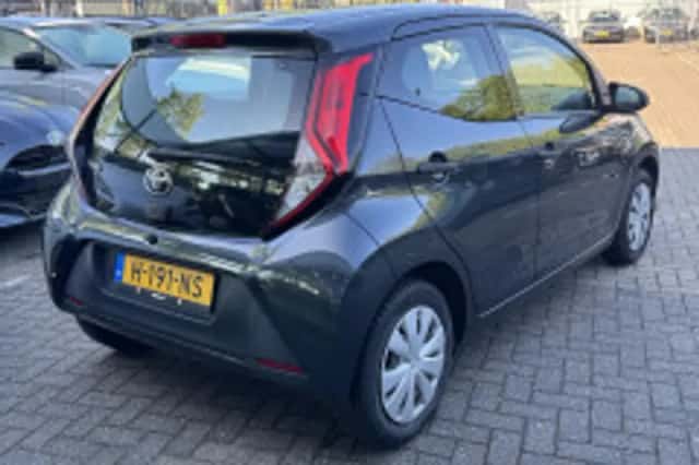Toyota Aygo (2020) thumbnail 5