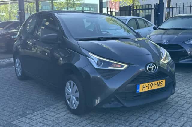 Toyota Aygo (2020) thumbnail 9