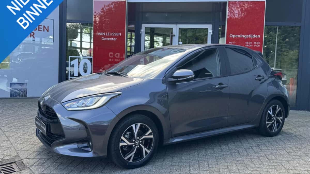 Toyota Yaris (2025) — foto 1