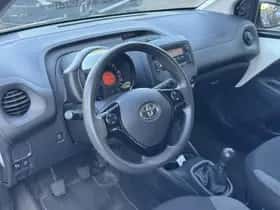 Toyota Aygo (2021) thumbnail 12