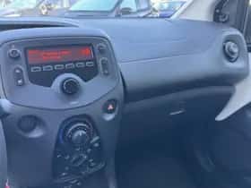 Toyota Aygo (2021) thumbnail 17