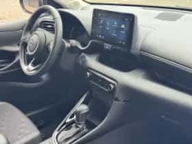 Toyota Yaris (2025) thumbnail 4