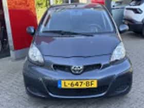Toyota Aygo (2010) thumbnail 23
