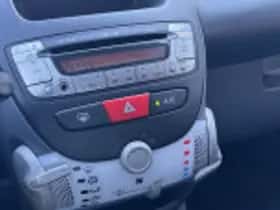 Toyota Aygo (2010) thumbnail 30