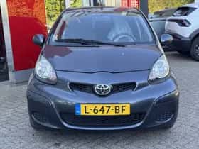 Toyota Aygo (2010) thumbnail 39