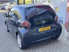 Toyota Aygo (2010) thumbnail 6