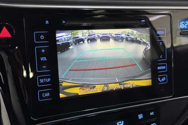 Toyota Auris (2018) thumbnail 15