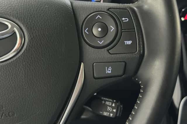 Toyota Auris (2018) thumbnail 16