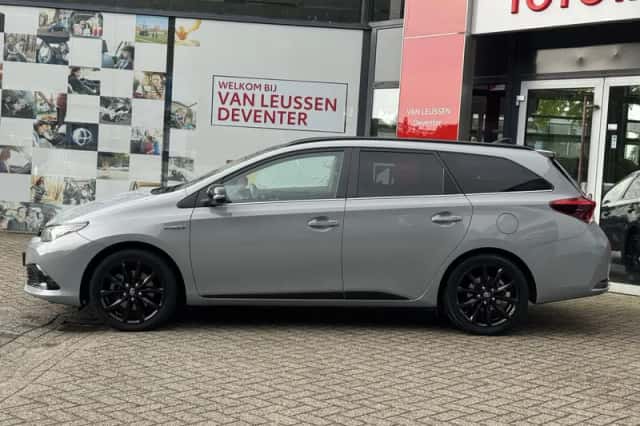 Toyota Auris (2018) thumbnail 8