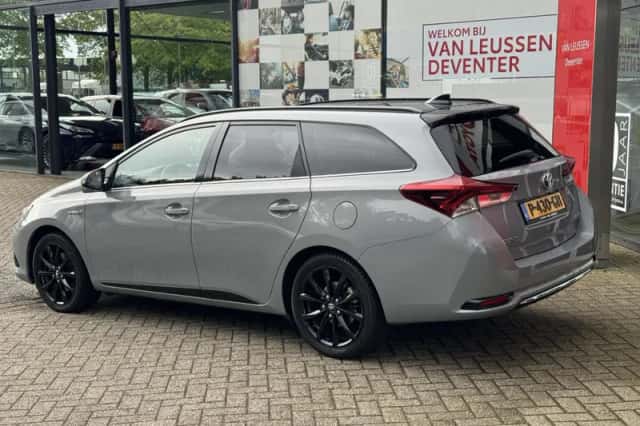 Toyota Auris (2018) thumbnail 9