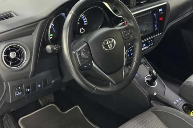 Toyota Auris (2018) thumbnail 10