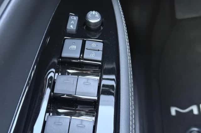 Toyota Mirai (2022) thumbnail 15