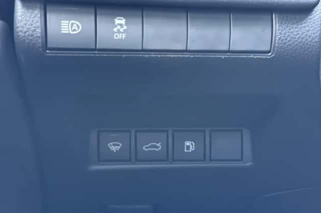 Toyota Mirai (2022) thumbnail 16