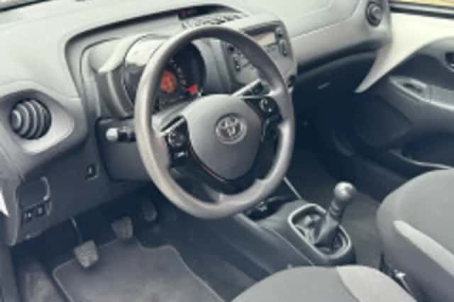 Toyota Aygo (2021) thumbnail 5