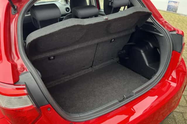 Toyota Yaris (2018) thumbnail 13
