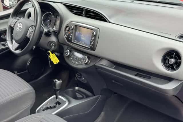 Toyota Yaris (2018) thumbnail 16
